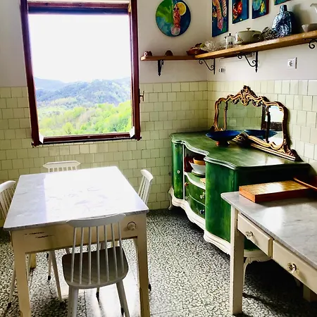 Artists' Near Cinque Terre - 4 Bedrooms, Large Terrace, Great Views