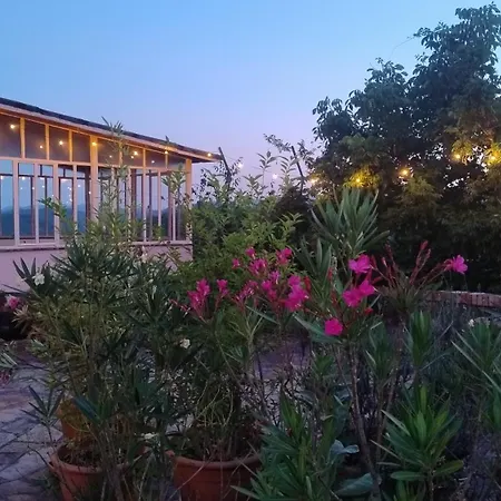 Artists' Near Cinque Terre - 4 Bedrooms, Large Terrace, Great Views Ferienhaus *
