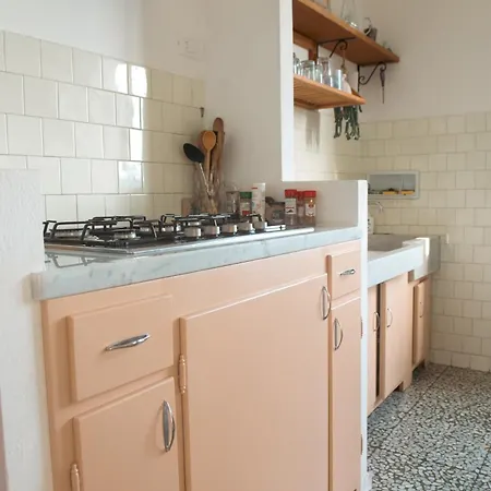 Artists' Near Cinque Terre - 4 Bedrooms, Large Terrace, Great Views بيت للعطل Groppo (La Spezia)