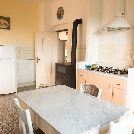 Artists' Near Cinque Terre - 4 Bedrooms, Large Terrace, Great Views *