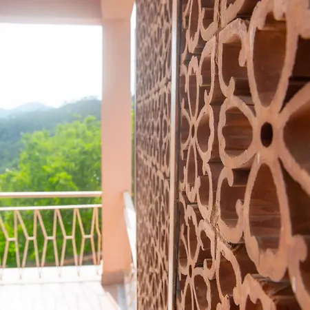 Artists' Near Cinque Terre - 4 Bedrooms, Large Terrace, Great Views بيت للعطل *