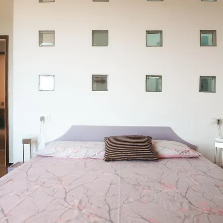 Artists' Near Cinque Terre - 4 Bedrooms, Large Terrace, Great Views