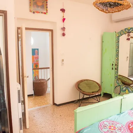 Artists' Near Cinque Terre - 4 Bedrooms, Large Terrace, Great Views بيت للعطل Groppo (La Spezia)