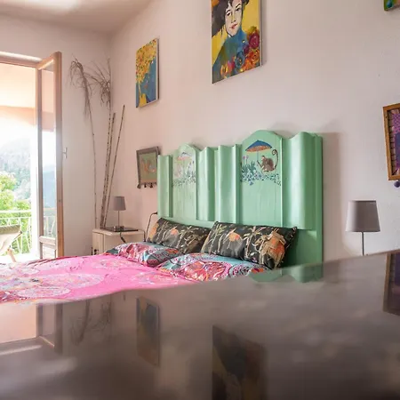 Artists' Near Cinque Terre - 4 Bedrooms, Large Terrace, Great Views