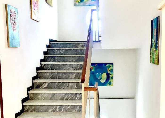 Artists' Near Cinque Terre - 4 Bedrooms, Large Terrace, Great Views Tatil Evi *