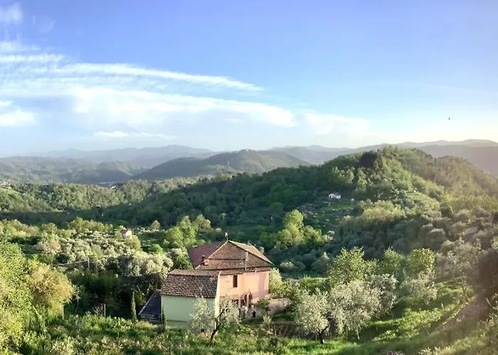 Artists' Near Cinque Terre - 4 Bedrooms, Large Terrace, Great Views * Groppo (La Spezia)