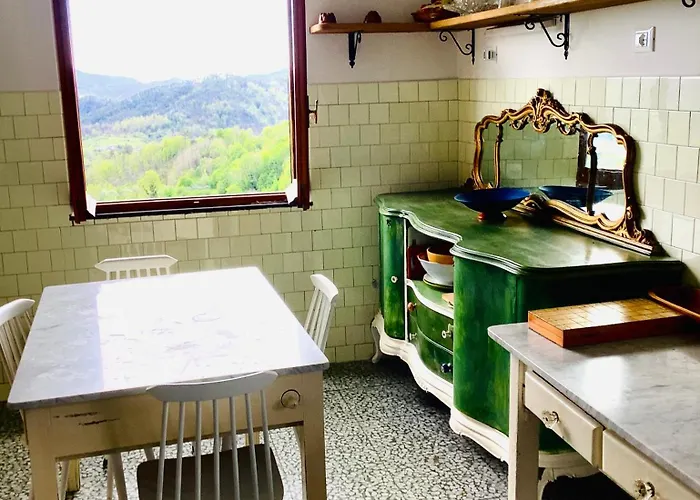 Artists' Near Cinque Terre - 4 Bedrooms, Large Terrace, Great Views