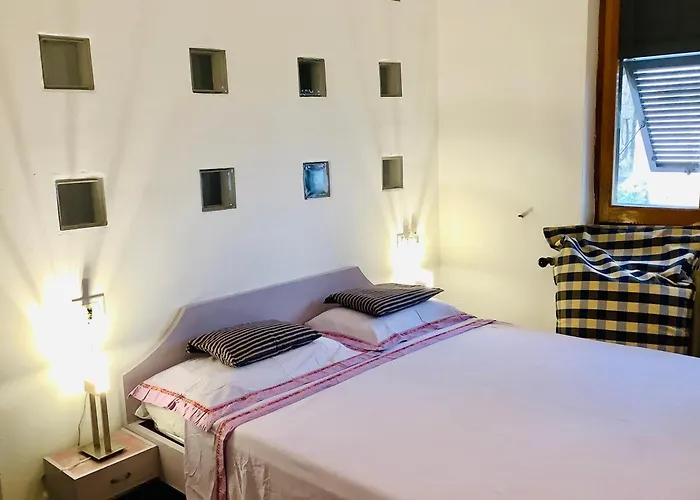 Artists' Near Cinque Terre - 4 Bedrooms, Large Terrace, Great Views Tatil Evi
