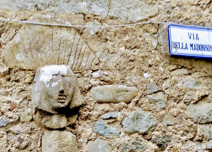 Artists' Near Cinque Terre - 4 Bedrooms, Large Terrace, Great Views Tatil Evi